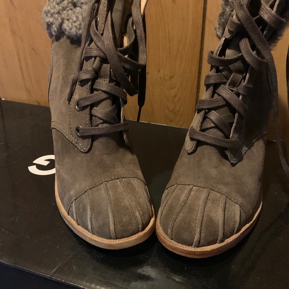 Ugg Jaxon lace boots - Picture 2 of 10